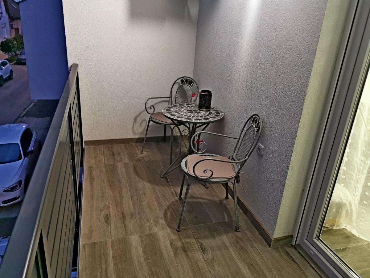 Golden - Self Check In Apartment Osijek Exterior photo